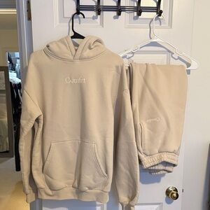 Comfrt Women's Cream Hoodie